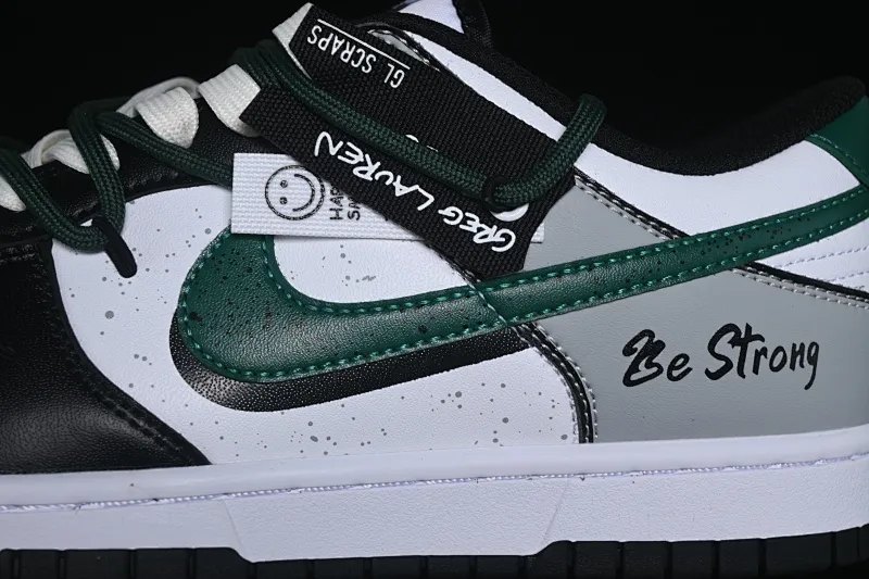All categories Nk SB Dunk series Nk SB Dunk Low low-top sneakers Nike SB Dunk Low white and green strap low-top casual sneakers DD1391-100